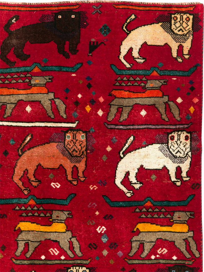 Vintage Persian Pictorial Shiraz Rug, No.31155 - Galerie Shabab