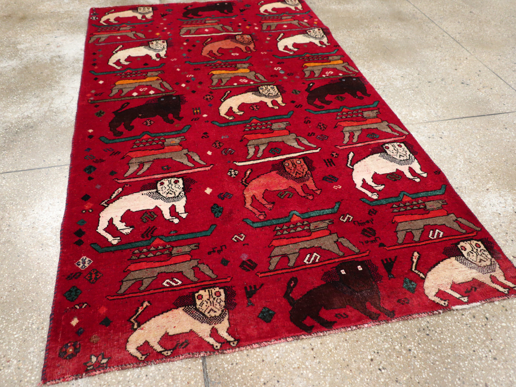 Vintage Persian Pictorial Shiraz Rug, No.31155 - Galerie Shabab