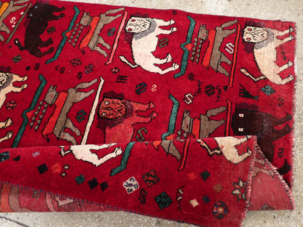 Vintage Persian Pictorial Shiraz Rug, No.31155 - Galerie Shabab