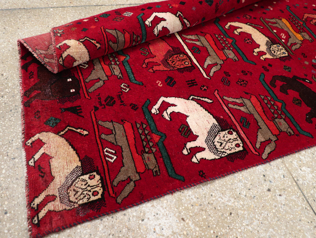 Vintage Persian Pictorial Shiraz Rug, No.31155 - Galerie Shabab