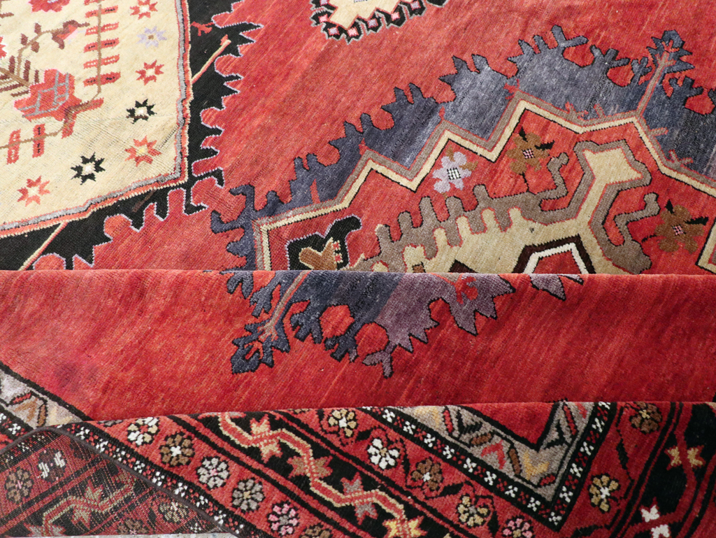 Vintage Turkish Anatolian Room Size Carpet, No.31166 - Galerie Shabab