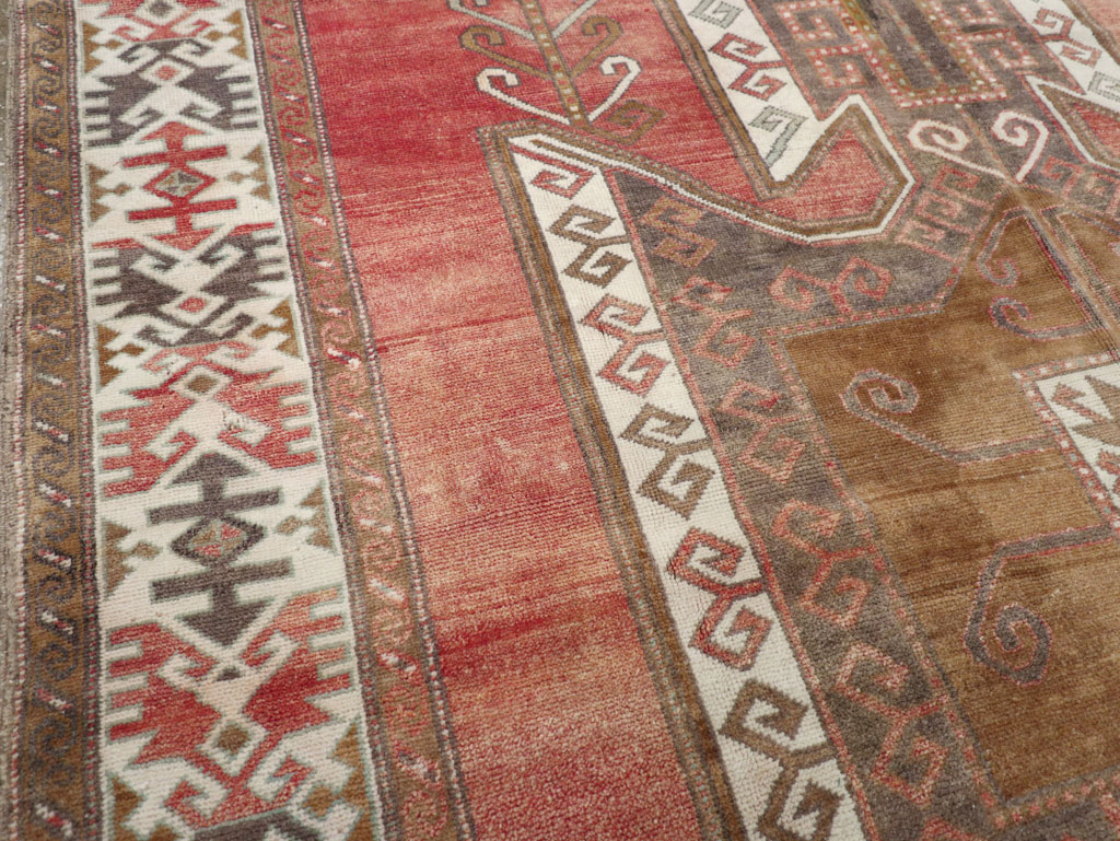 Vintage Turkish Anatolian Small Room Size Carpet, No.31168 - Galerie Shabab