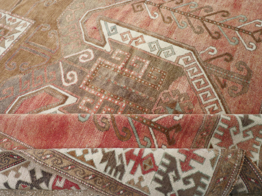 Vintage Turkish Anatolian Small Room Size Carpet, No.31168 - Galerie Shabab