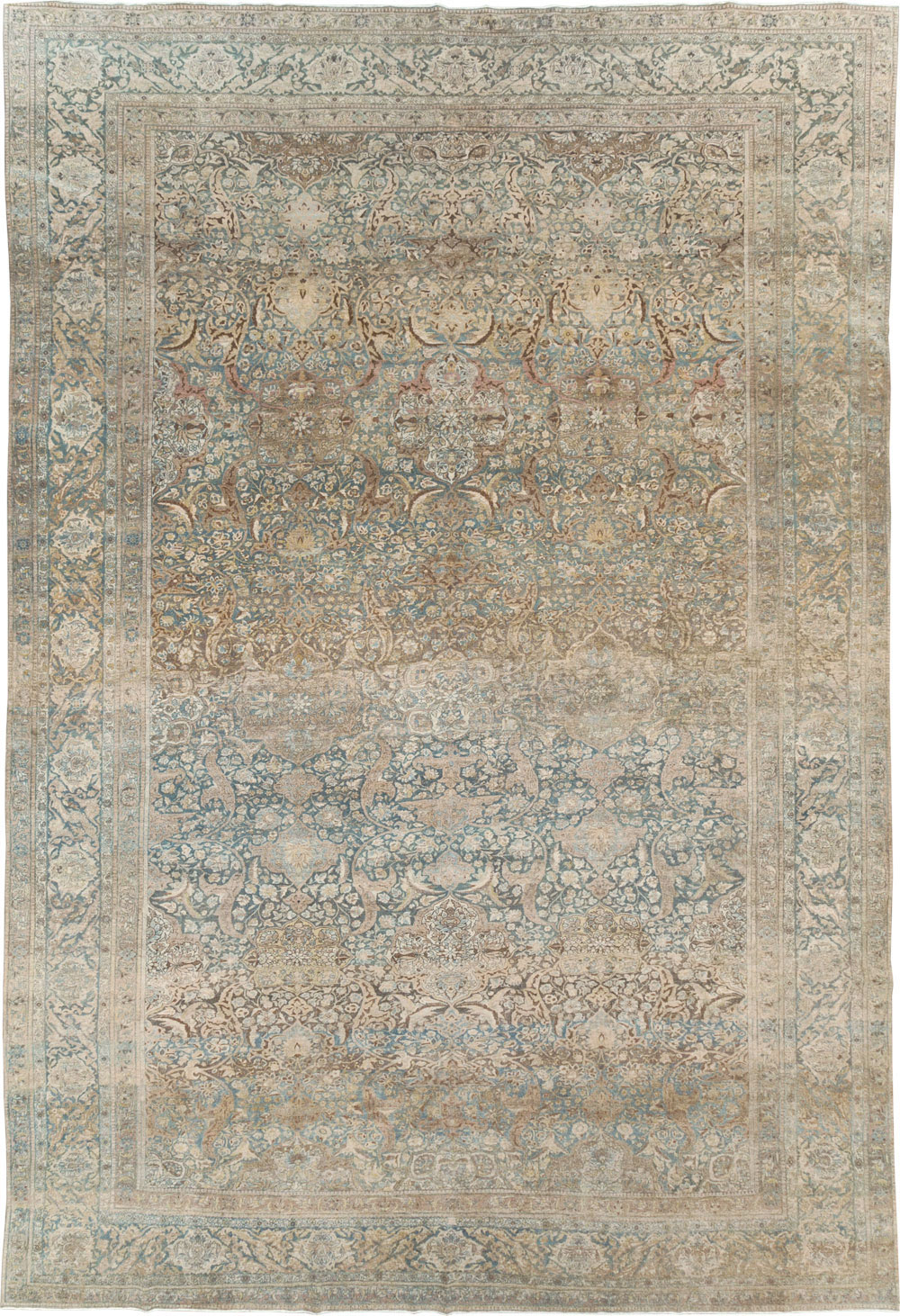 Antique Persian Isfahan Oversize Carpet, No.31174 - Galerie Shabab