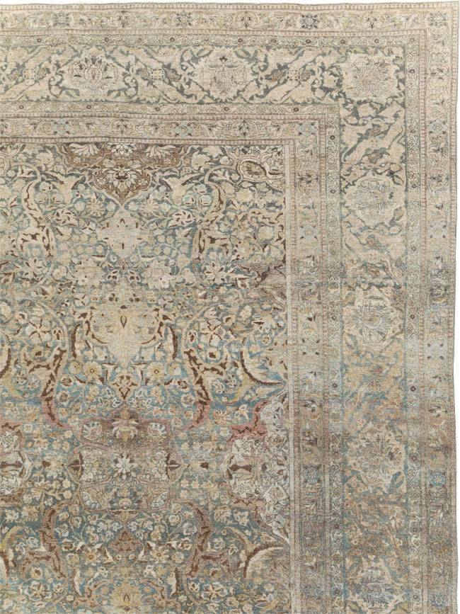 Antique Persian Isfahan Oversize Carpet, No.31174 - Galerie Shabab