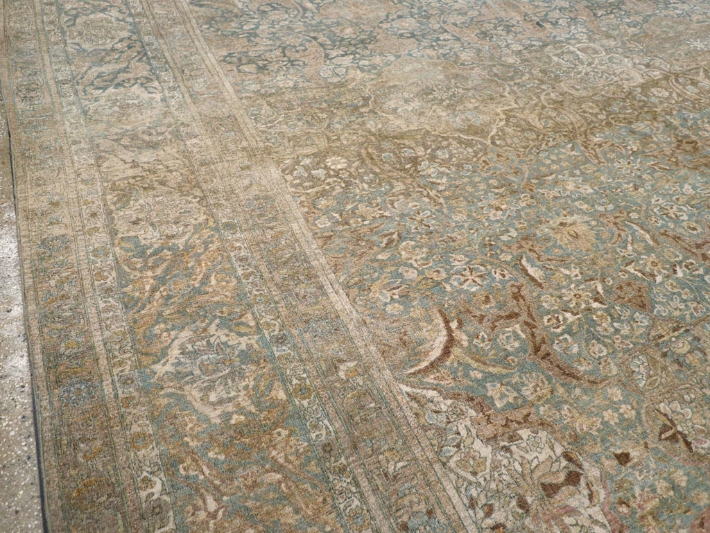 Antique Persian Isfahan Oversize Carpet, No.31174 - Galerie Shabab