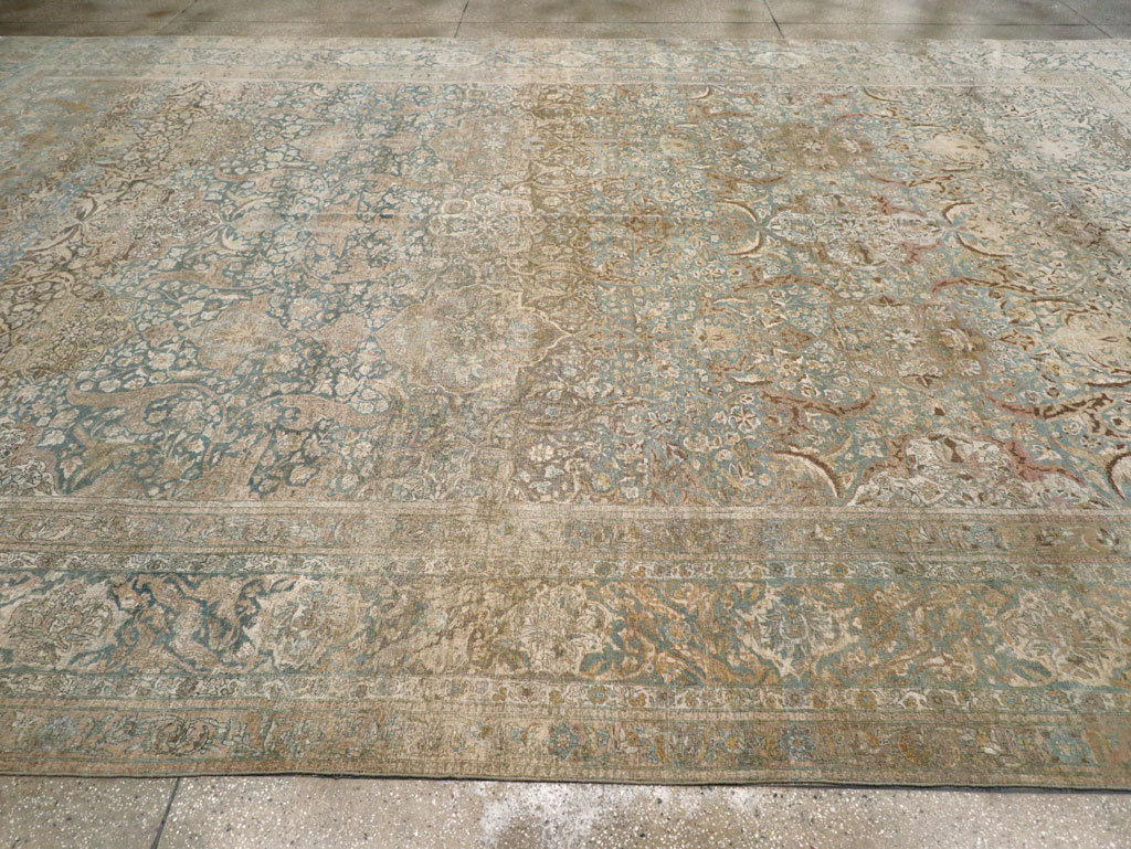 Antique Persian Isfahan Oversize Carpet, No.31174 - Galerie Shabab