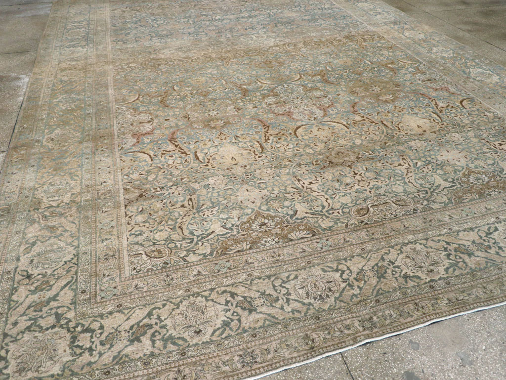 Antique Persian Isfahan Oversize Carpet, No.31174 - Galerie Shabab
