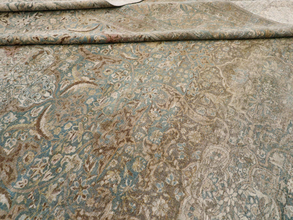 Antique Persian Isfahan Oversize Carpet, No.31174 - Galerie Shabab