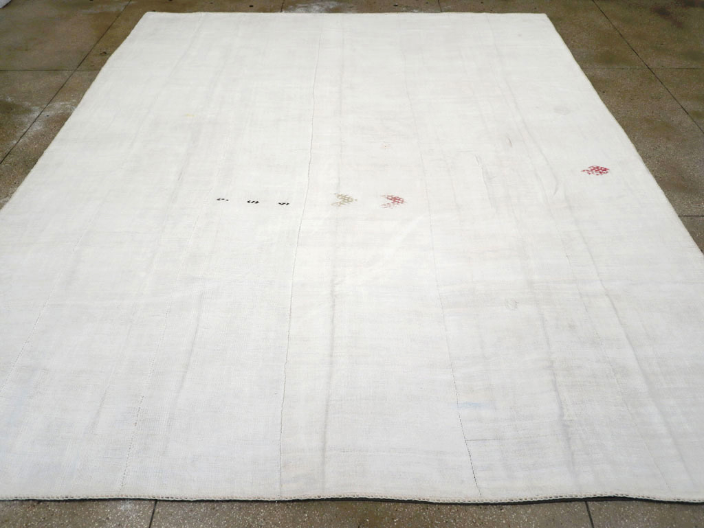 Vintage Turkish Flatweave Kilim Room Size Carpet, No.31175 - Galerie Shabab