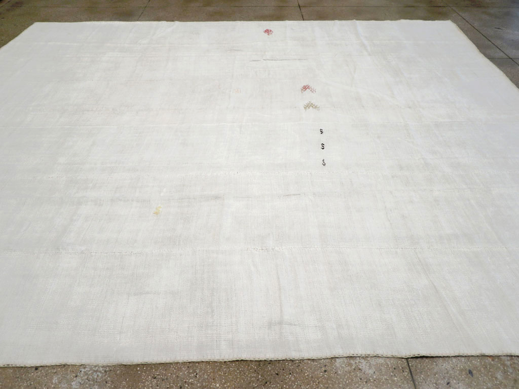 Vintage Turkish Flatweave Kilim Room Size Carpet, No.31175 - Galerie Shabab