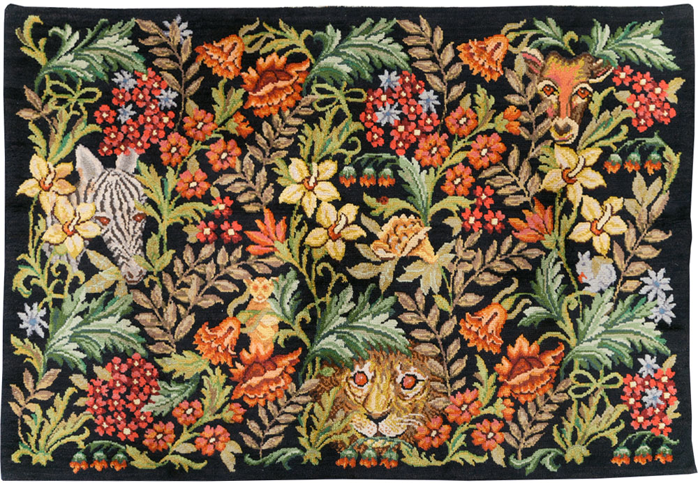 Vintage Portuguese Savonnerie Pictorial Accent Rug, No.31180 - Galerie Shabab