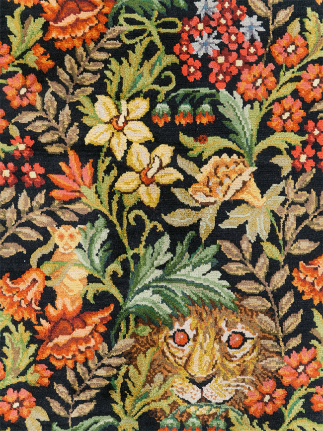 Vintage Portuguese Savonnerie Pictorial Accent Rug, No.31180 - Galerie Shabab