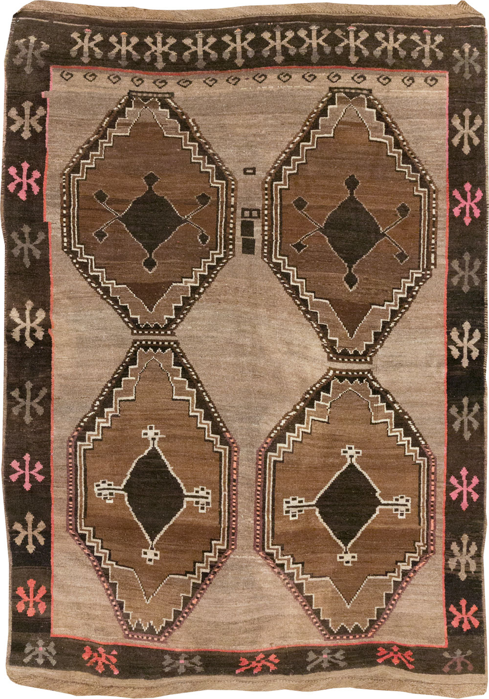 Vintage Turkish Anatolian Tribal Small Room Size Carpet, No.31200 - Galerie Shabab