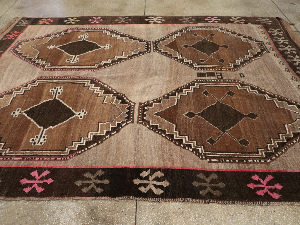 Vintage Turkish Anatolian Tribal Small Room Size Carpet, No.31200 - Galerie Shabab