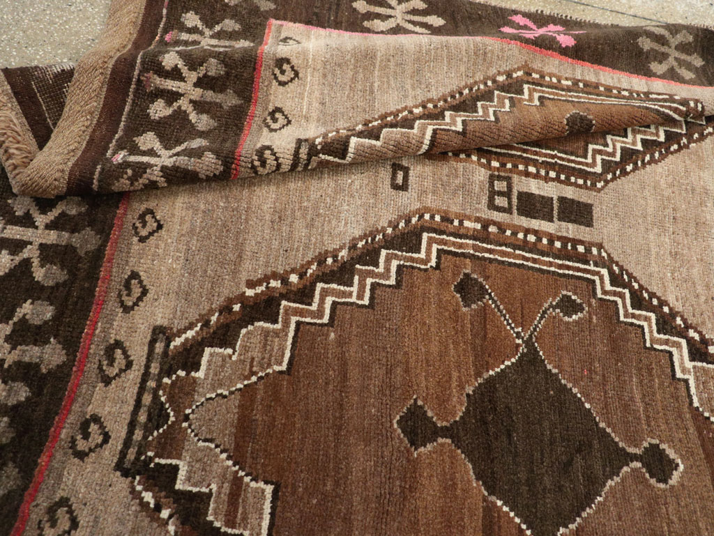 Vintage Turkish Anatolian Tribal Small Room Size Carpet, No.31200 - Galerie Shabab