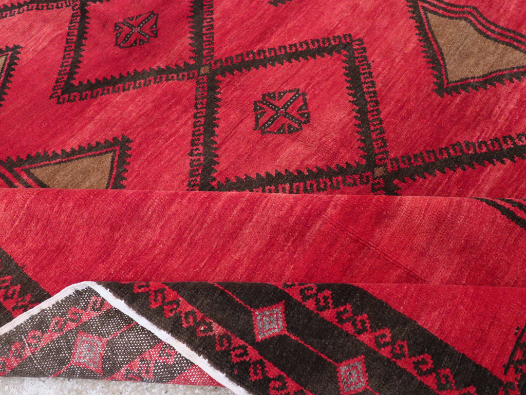 Vintage Turkish Anatolian Tribal Room Size Carpet, No.31202 - Galerie Shabab