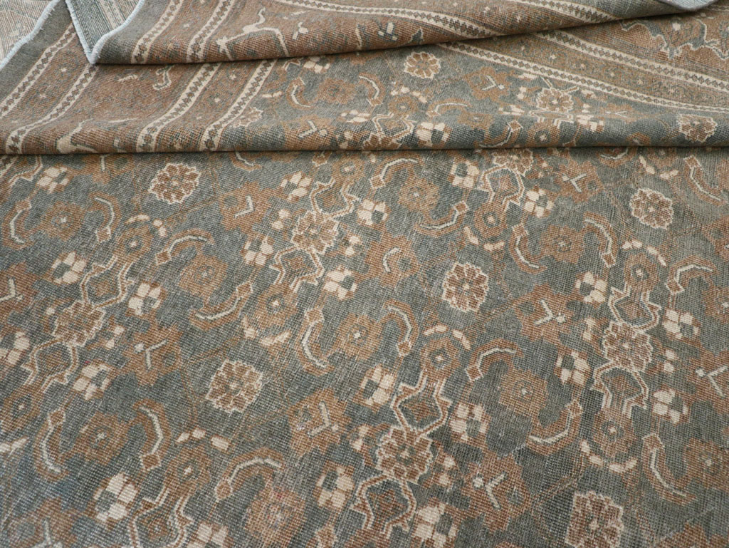 Vintage Persian Mahal Room Size Carpet, No.31203 - Galerie Shabab