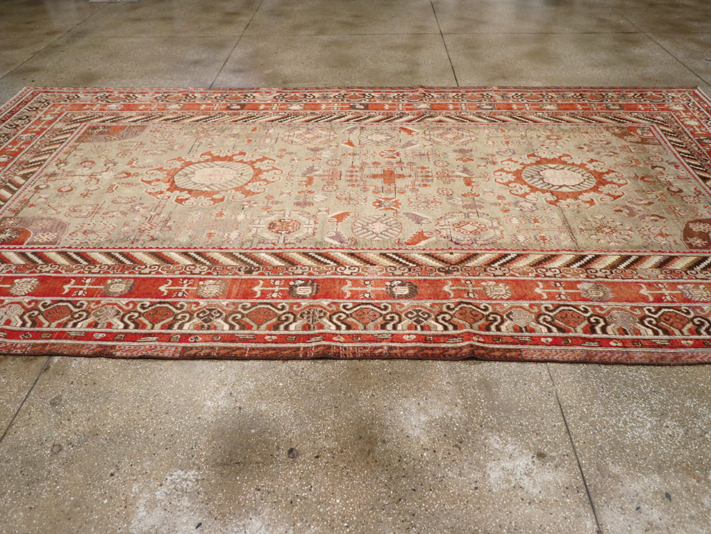 Antique East Turkestan Khotan Large Gallery Carpet, No.31209 - Galerie Shabab