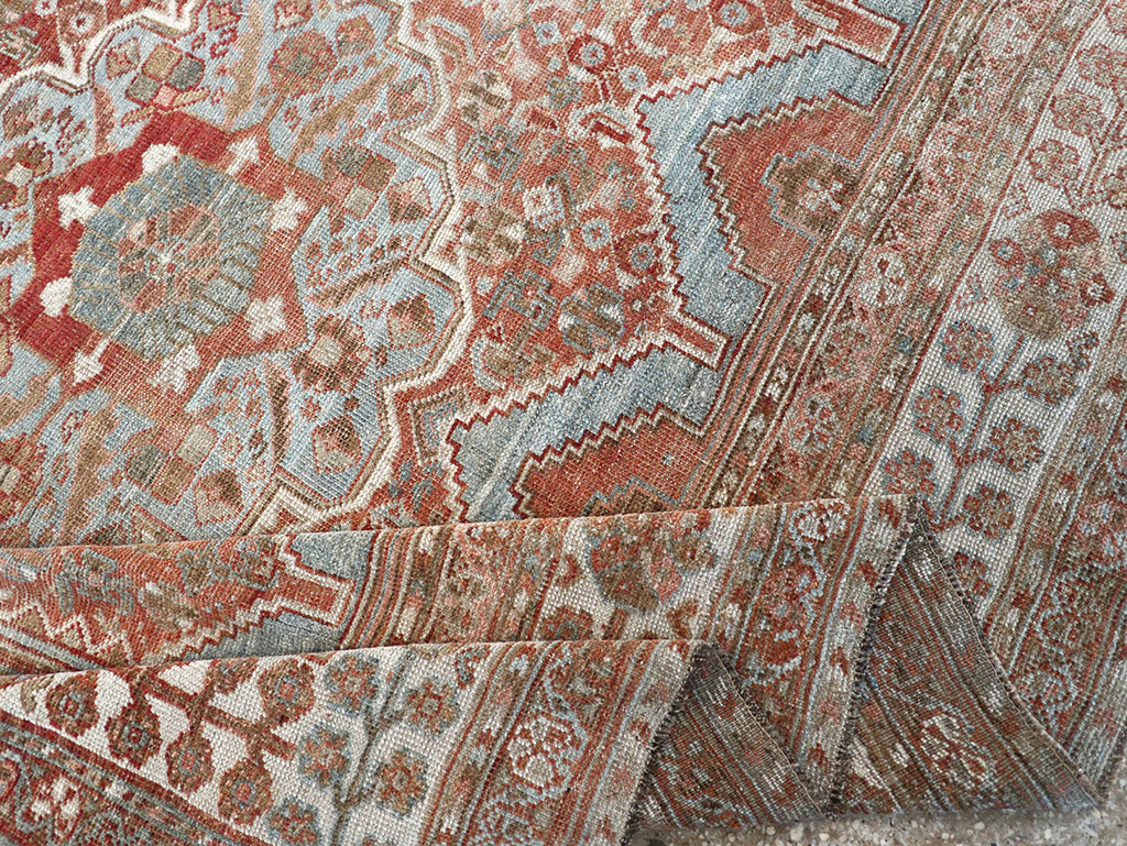 Antique Persian Shiraz Small Room Size Carpet, No.31215 - Galerie Shabab