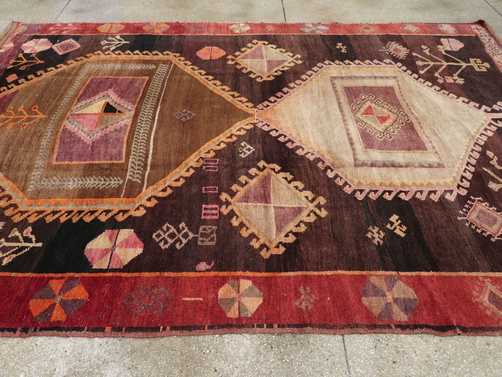 Vintage Turkish Anatolian Tribal Room Size Carpet, No.31218 - Galerie Shabab