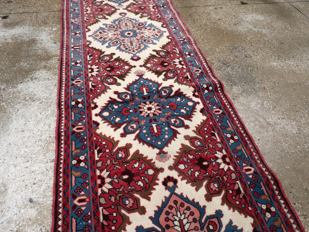 Vintage Persian Hamadan Runner, No.31224 - Galerie Shabab