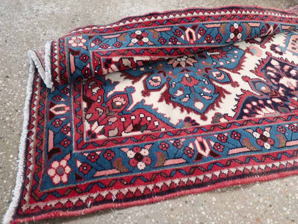 Vintage Persian Hamadan Runner, No.31224 - Galerie Shabab