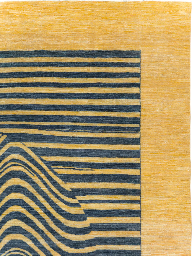Contemporary Turkish Room Size Carpet, No.31227 - Galerie Shabab