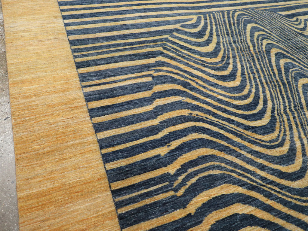 Contemporary Turkish Room Size Carpet, No.31227 - Galerie Shabab