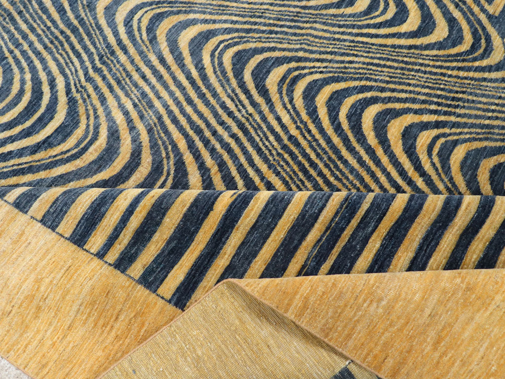 Contemporary Turkish Room Size Carpet, No.31227 - Galerie Shabab