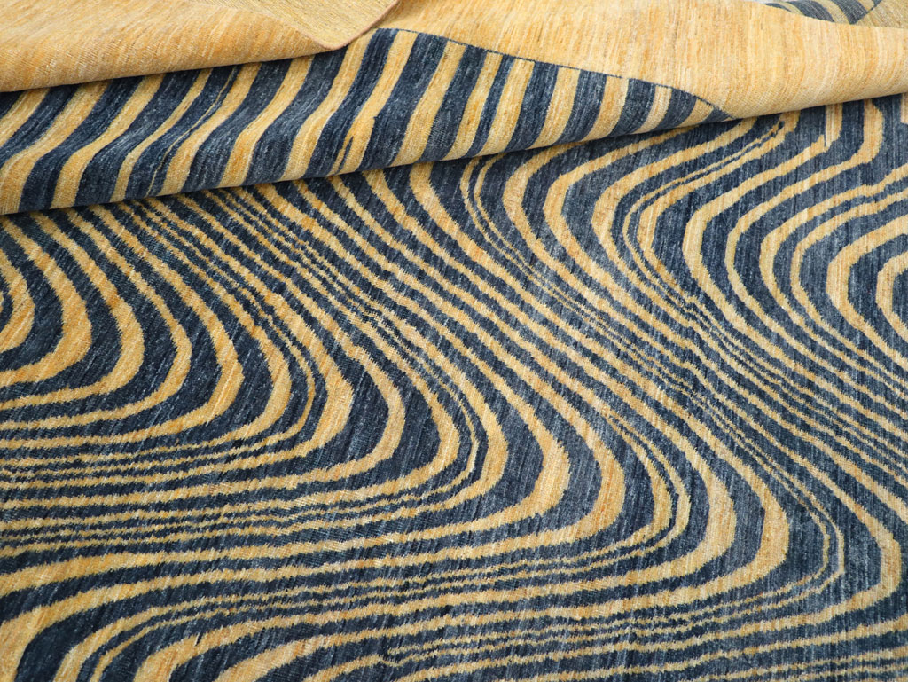 Contemporary Turkish Room Size Carpet, No.31227 - Galerie Shabab