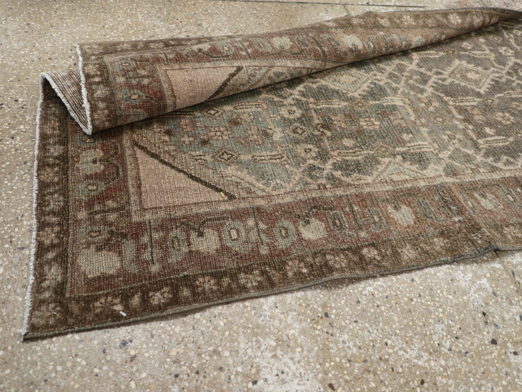 Vintage Persian Malayer Runner, No.31233 - Galerie Shabab