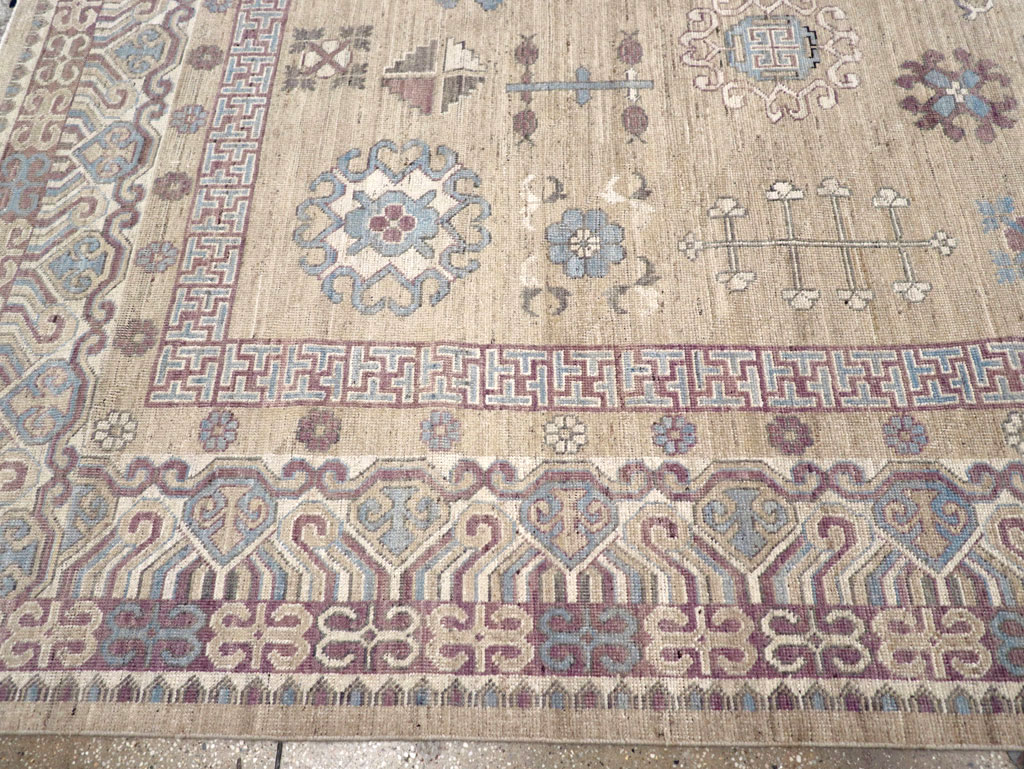 Contemporary East Turkestan Khotan Room Size Carpet, No.31237 - Galerie Shabab