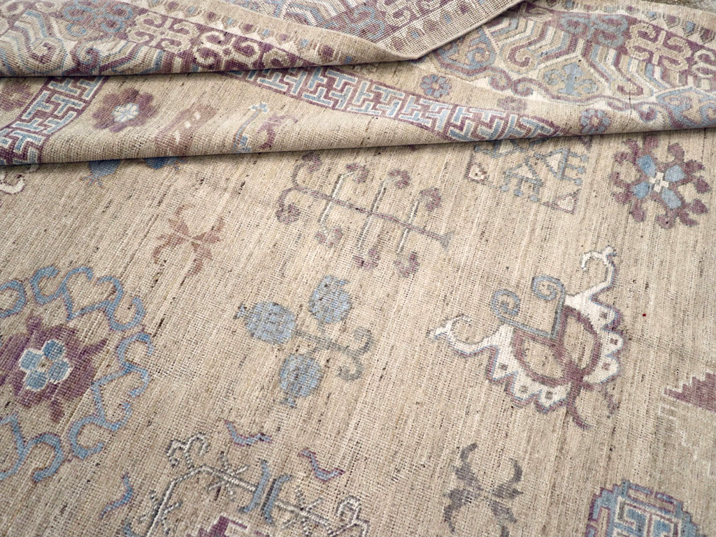 Contemporary East Turkestan Khotan Room Size Carpet, No.31237 - Galerie Shabab