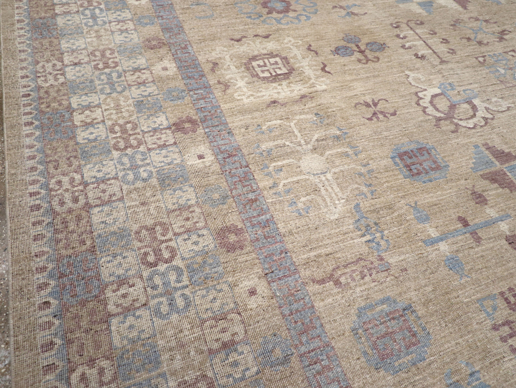 Contemporary East Turkestan Khotan Room Size Carpet, No.31238 - Galerie Shabab
