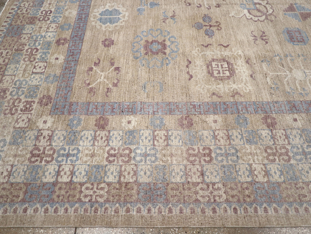 Contemporary East Turkestan Khotan Room Size Carpet, No.31238 - Galerie Shabab