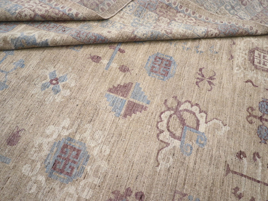 Contemporary East Turkestan Khotan Room Size Carpet, No.31238 - Galerie Shabab