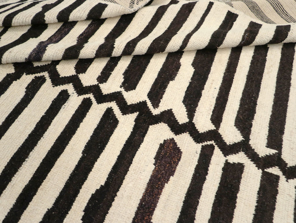 Contemporary Turkish Zebra Print Room Size Carpet, No.31243 - Galerie Shabab