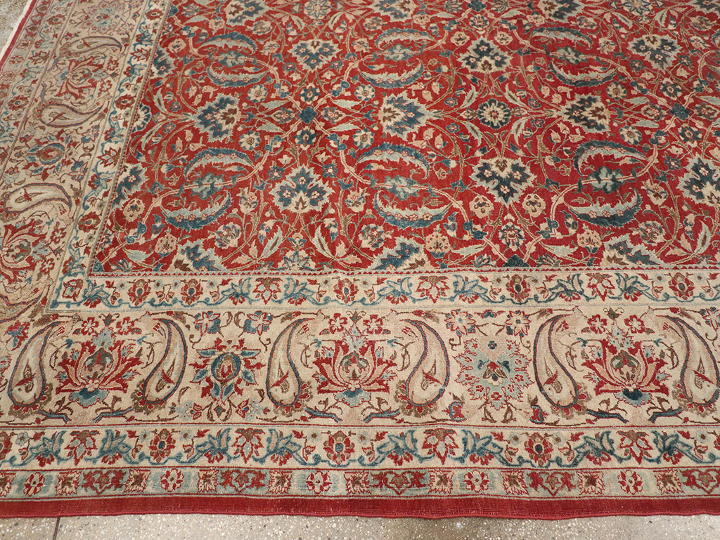 Vintage Persian Isfahan Room Size Carpet, No.31245 - Galerie Shabab