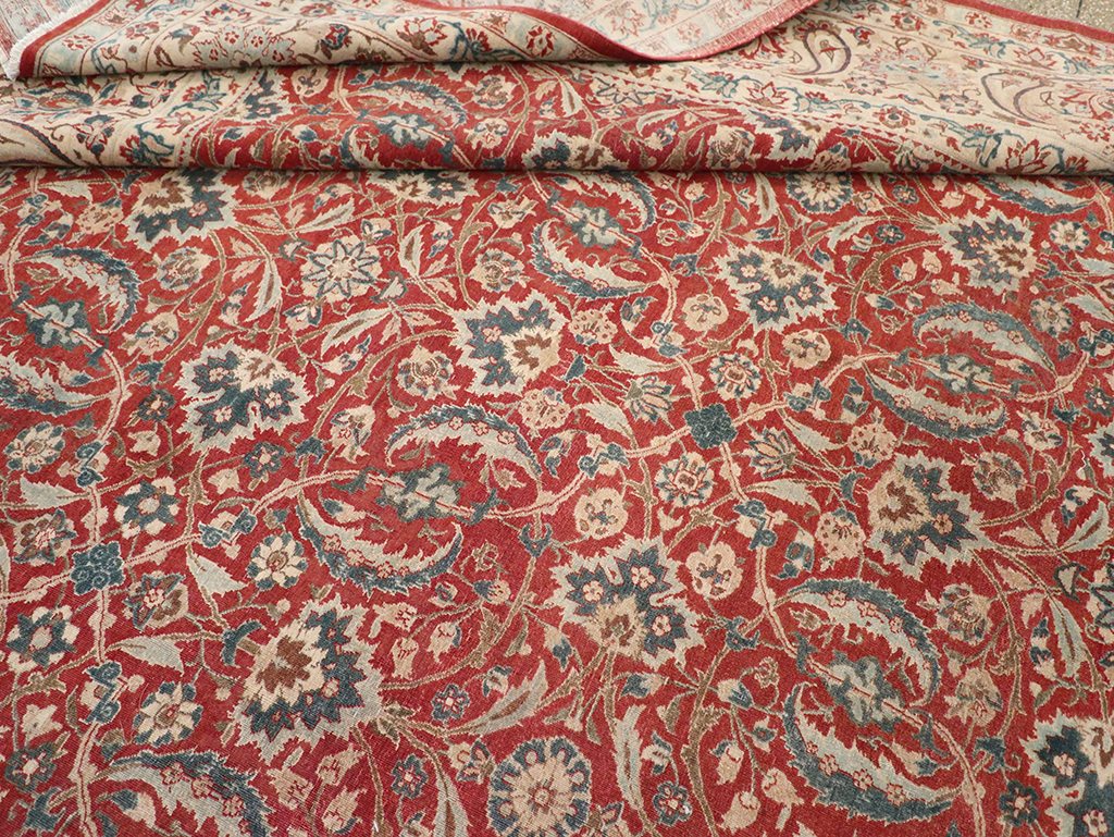 Vintage Persian Isfahan Room Size Carpet, No.31245 - Galerie Shabab