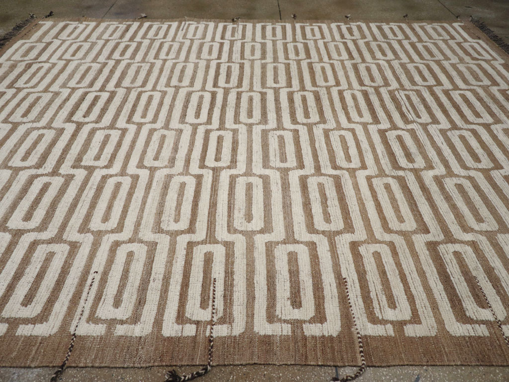 Moroccan Inspired Contemporary Turkish Room Size Carpet, No.31249 - Galerie Shabab