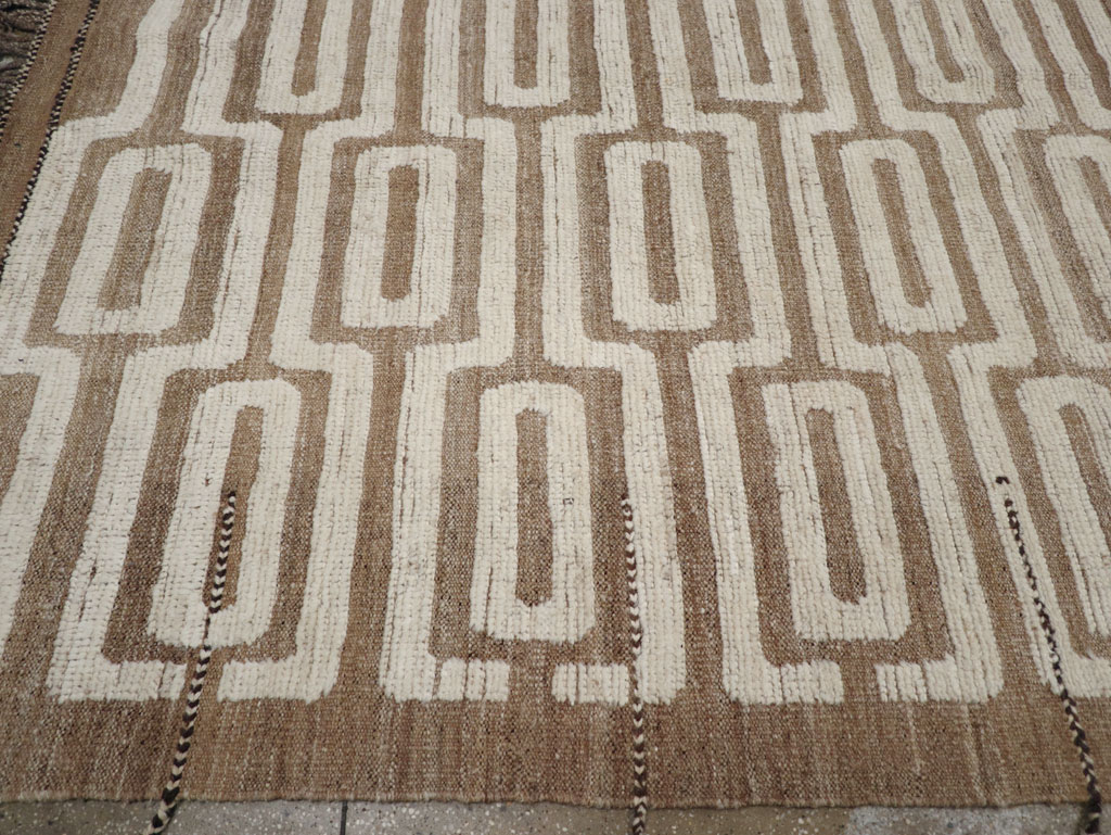 Moroccan Inspired Contemporary Turkish Room Size Carpet, No.31249 - Galerie Shabab