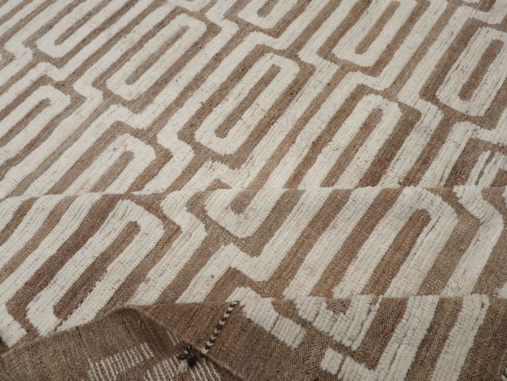 Moroccan Inspired Contemporary Turkish Room Size Carpet, No.31249 - Galerie Shabab