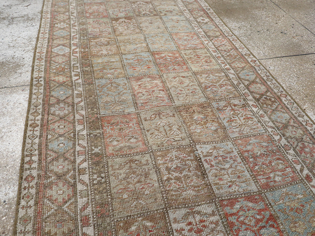 Antique Persian Kurd Bidjar Long Runner, No.31255 - Galerie Shabab
