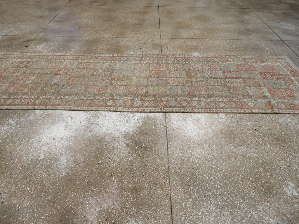 Antique Persian Kurd Bidjar Long Runner, No.31255 - Galerie Shabab