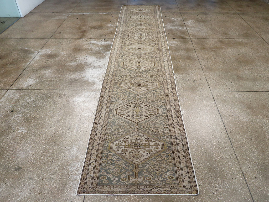 Vintage Persian Malayer Runner, No.31257 - Galerie Shabab