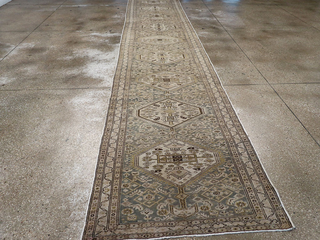 Vintage Persian Malayer Runner, No.31257 - Galerie Shabab