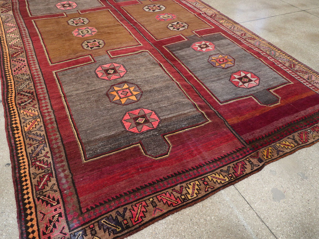 Vintage Turkish Anatolian Long Room Size Carpet, No.31268 - Galerie Shabab