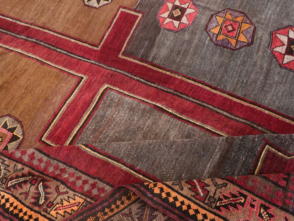 Vintage Turkish Anatolian Long Room Size Carpet, No.31268 - Galerie Shabab