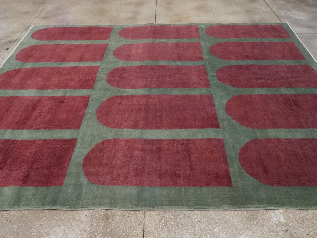 Vintage Turkish Art Deco Style Room Size Carpet, No.31272 - Galerie Shabab